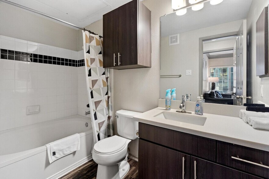 Building Photo - 12100 Metric Blvd