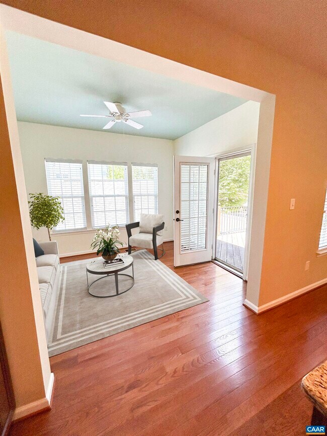 Building Photo - 735 Rainier Rd