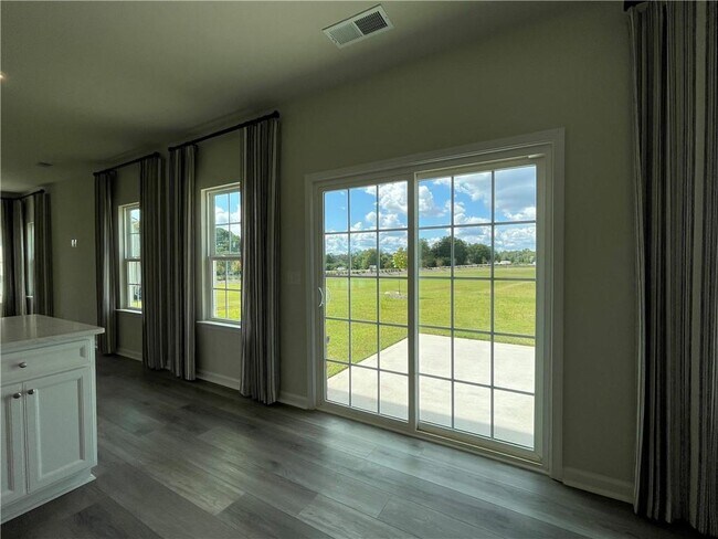 Building Photo - 105 Marchmont Dr