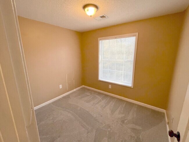 Building Photo - 1403 Chasewind Ct