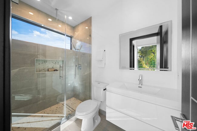 Building Photo - 5812 Willis Ave