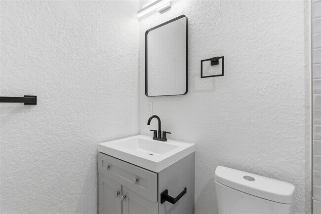 Building Photo - 113 145th Ave