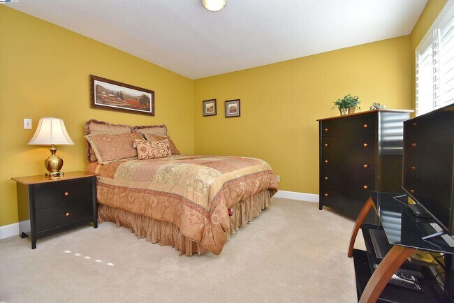 Building Photo - 204 Cypress Hills Ct
