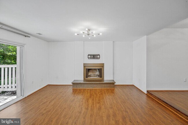 Building Photo - 12883 Cara Dr