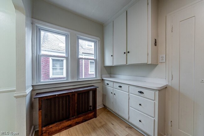 Building Photo - 18405 Newell Rd