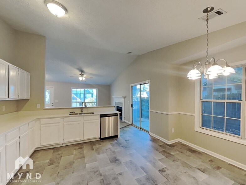 Building Photo - 801 Shore Dr