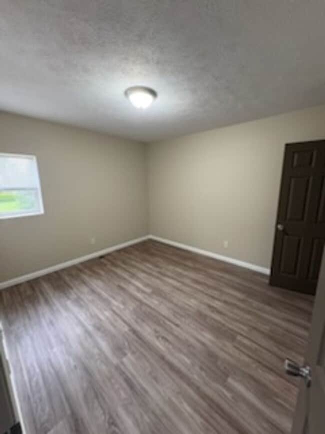 Building Photo - Two bedroom apartment