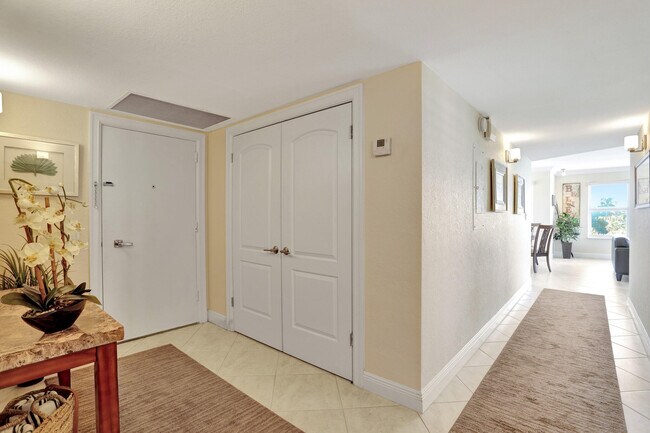 Building Photo - 3700 Galt Ocean Dr