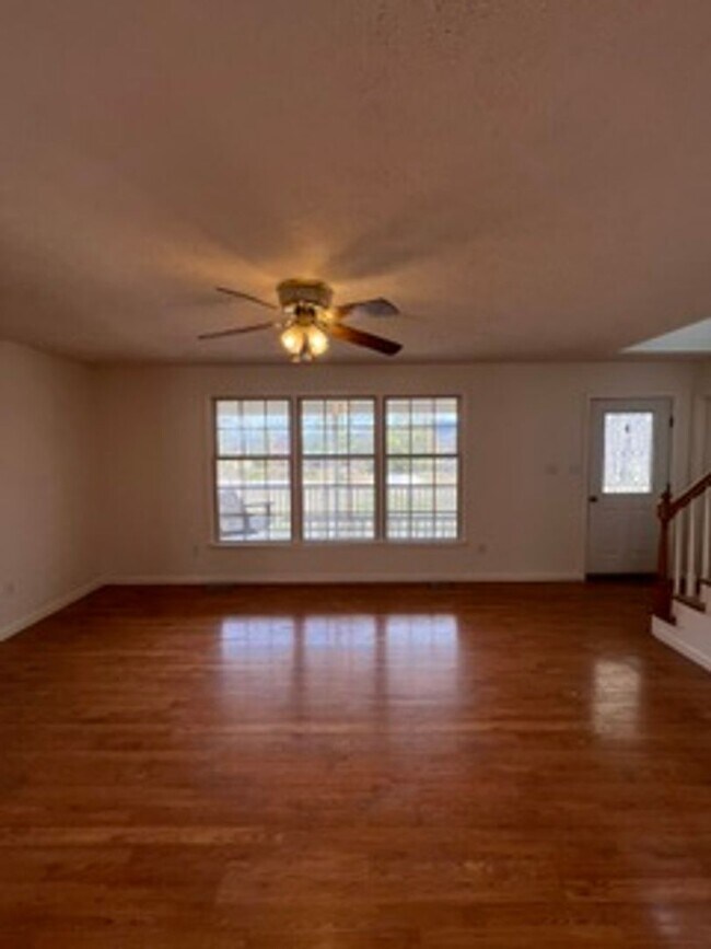 Building Photo - Single family home located in southern Rockbridge County