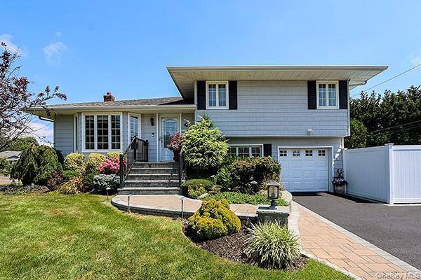 Primary Photo - 12 Barnum Ave