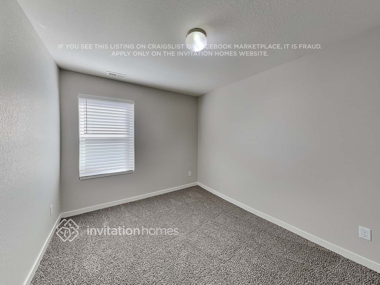 Building Photo - 4041 Creek Legend View