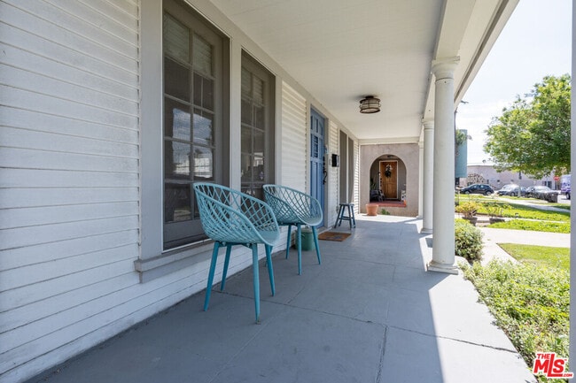 Building Photo - 5742 6th Ave