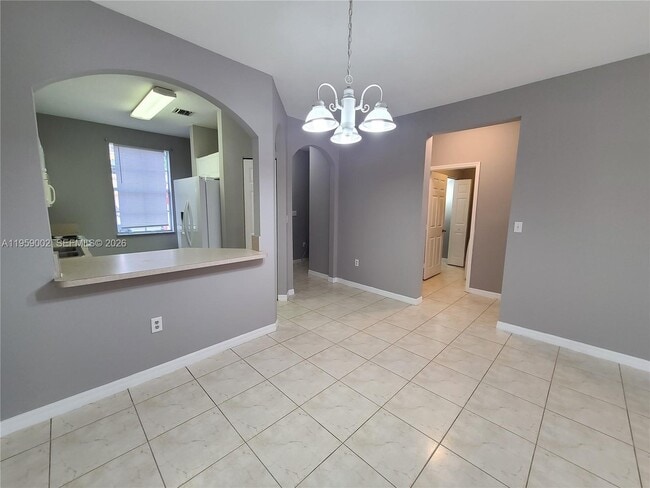 Building Photo - 741 SE 2nd St