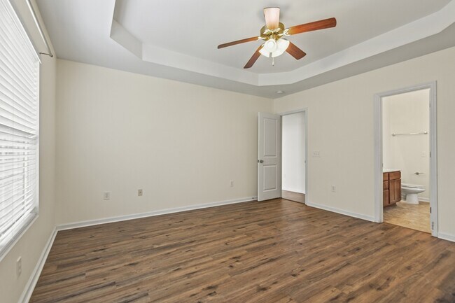 Building Photo - 465 Green Park Ln