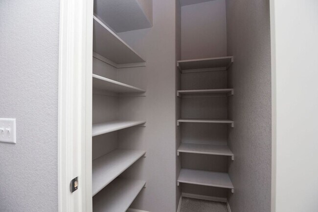 Building Photo - Beautiful Single-Family Home in a Great Location!