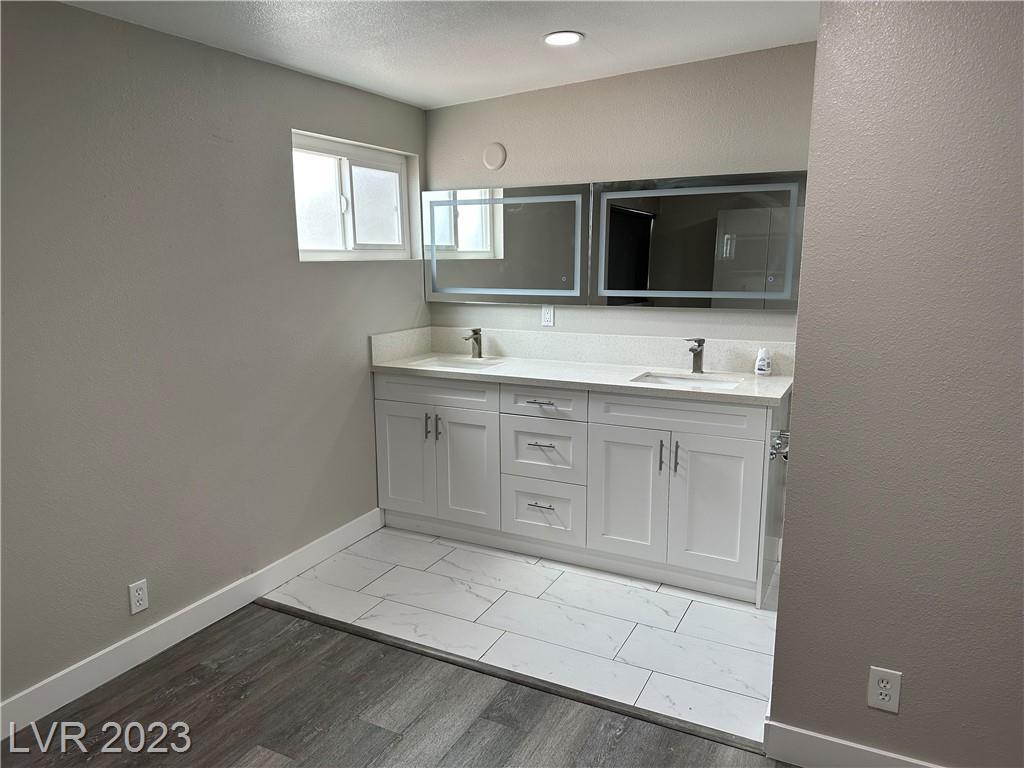 Building Photo - 2753 Talbot St