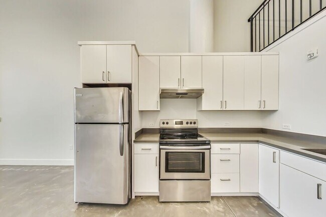 Building Photo - 5701 International Blvd