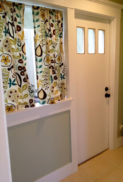 Laundry room - 1269 Bellevue Ave