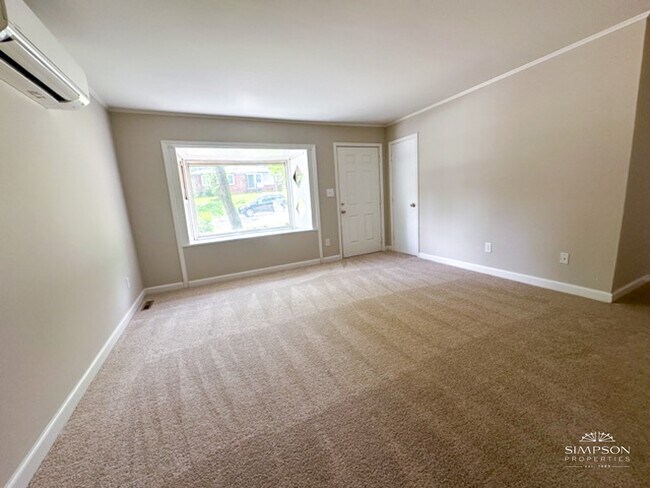 Building Photo - 4210 Welling Ave