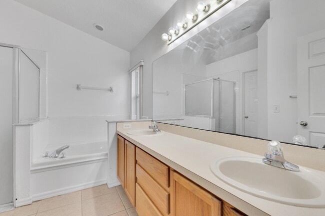 Building Photo - 7931 Oakstone Ct