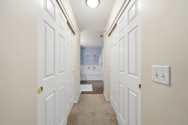 Building Photo - 1836 Candlelight Cir