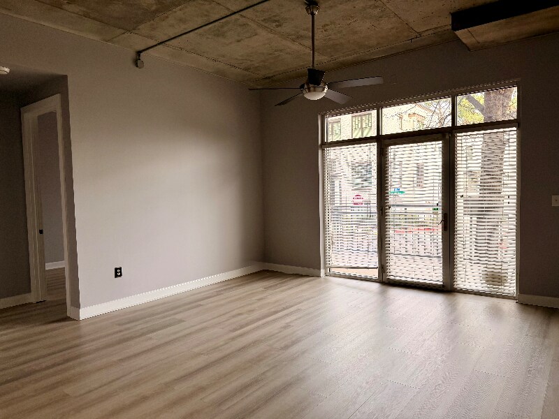 Building Photo - 711 Cosmopolitan Dr NE