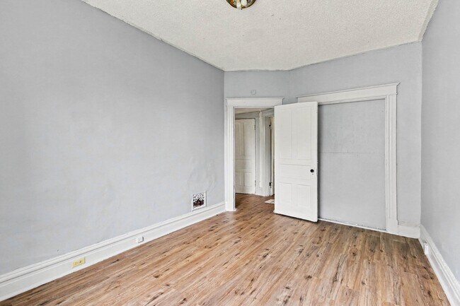 Building Photo - 3630 Hydraulic Ave