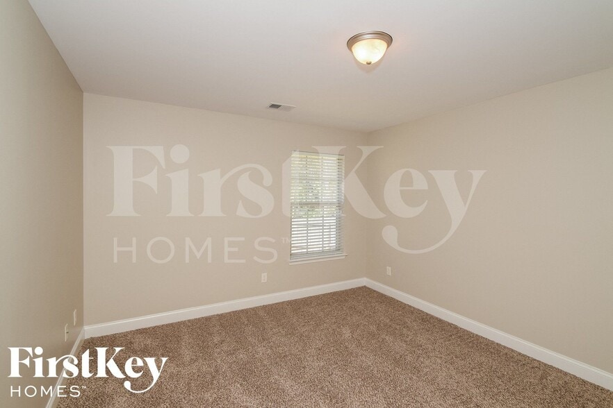 Building Photo - 605 Hidden Brook Trail