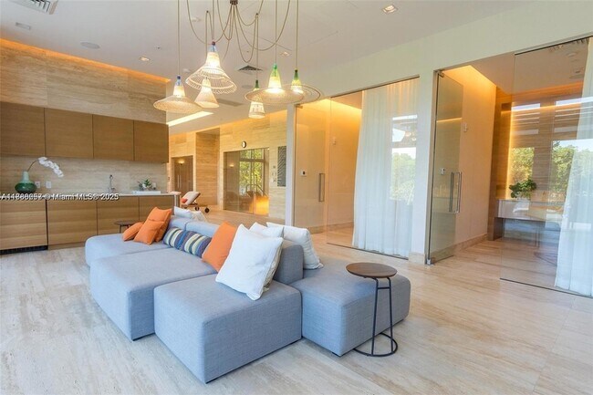 Building Photo - 16385 Biscayne Blvd