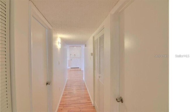 Building Photo - 524 Orange Dr