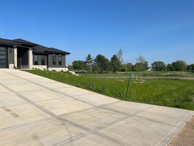 Building Photo - 3636 Eden Ct