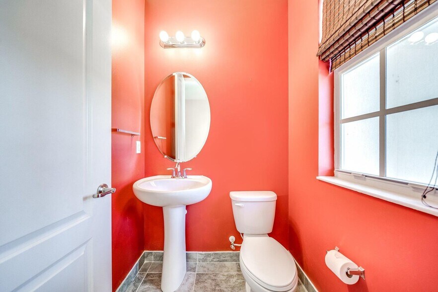 Building Photo - 4543 Tara Cove Way