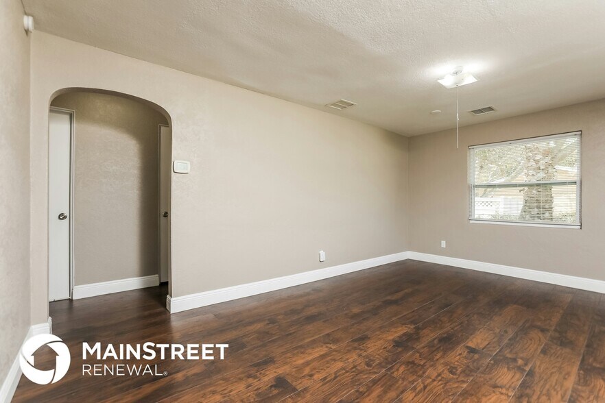 Building Photo - 19 Volusia Dr