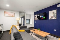 Building Photo - 209 9th St