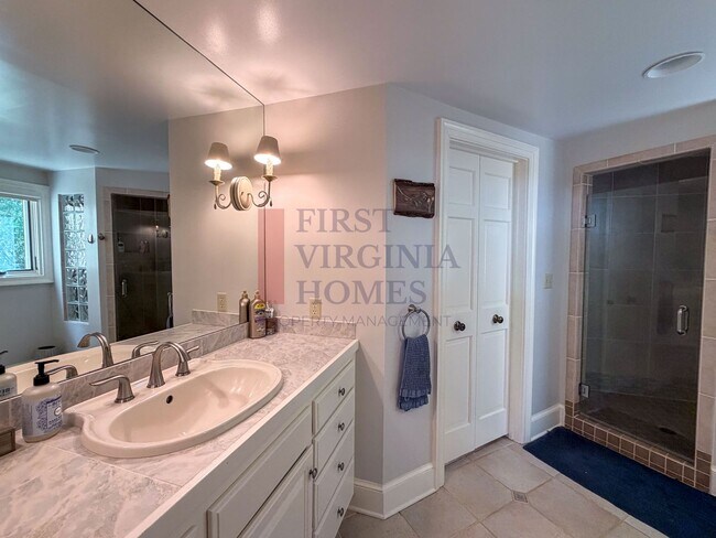 Building Photo - Furnished 4Bedroom/3.5 Bath Home in Ivy