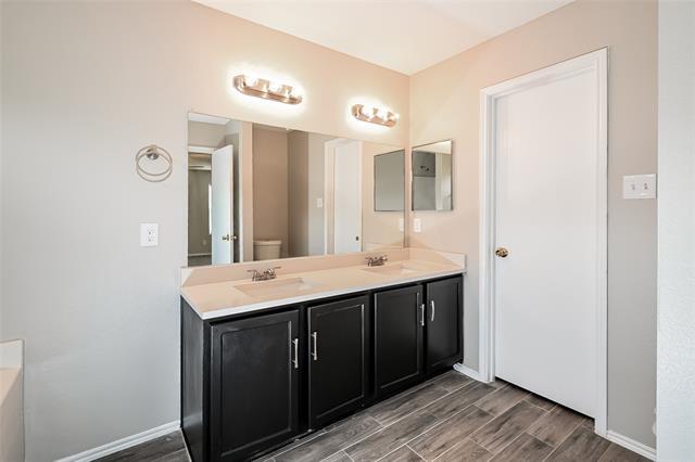 Building Photo - 4213 Silverthorne Dr