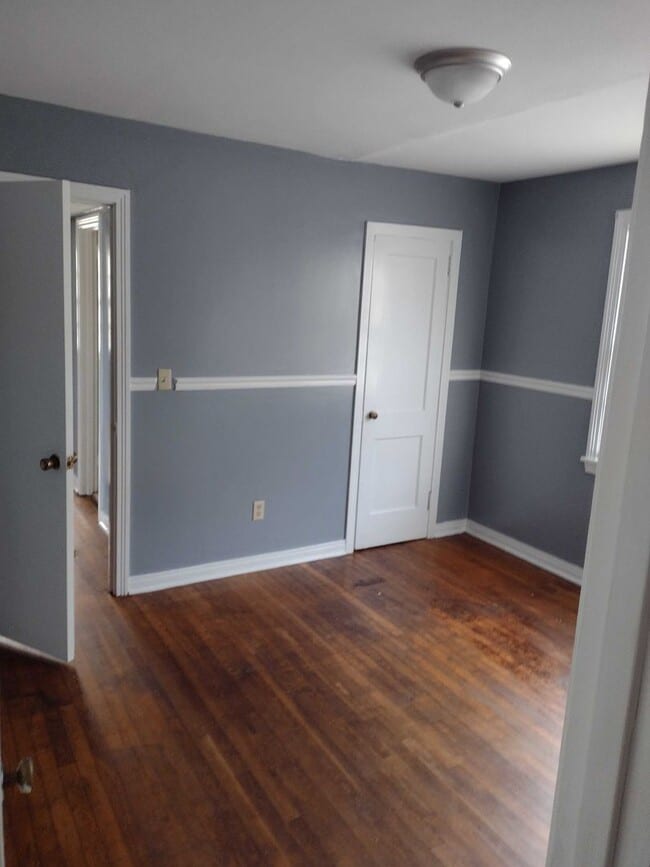 Building Photo - 225 McKibbon St