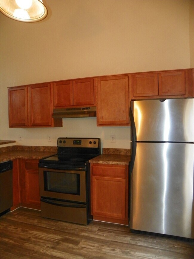 Building Photo - 1 bedroom with loft - or 2nd bedroom - w/d...