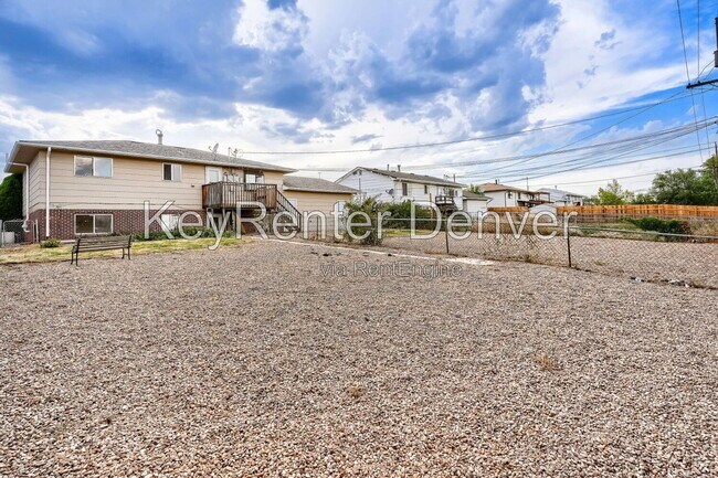 Building Photo - 7950 Patricia Dr