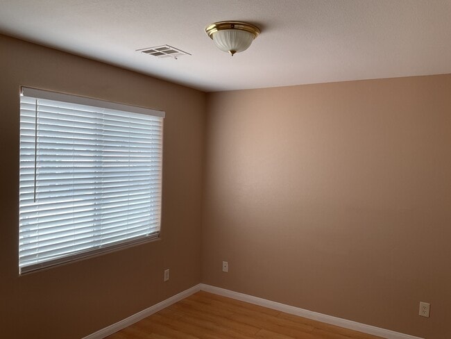Building Photo - 8510 Sonnet Ct