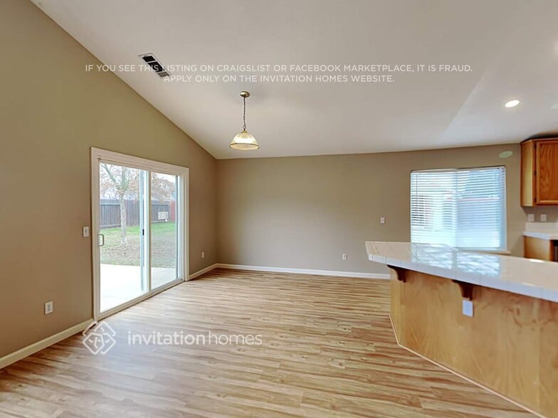 Building Photo - 1013 Bay Shore Dr