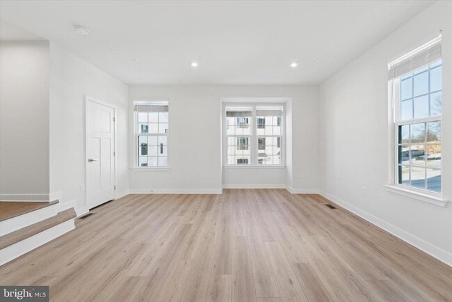 Building Photo - 208 River Birch Wy