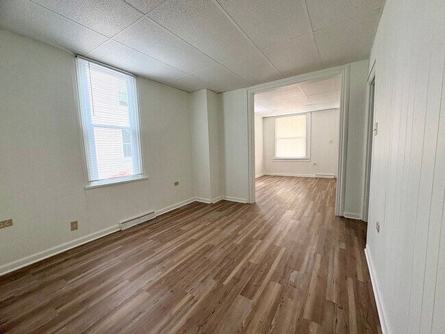Building Photo - 3 Bedroom 1.5 Bathroom in Highspire!