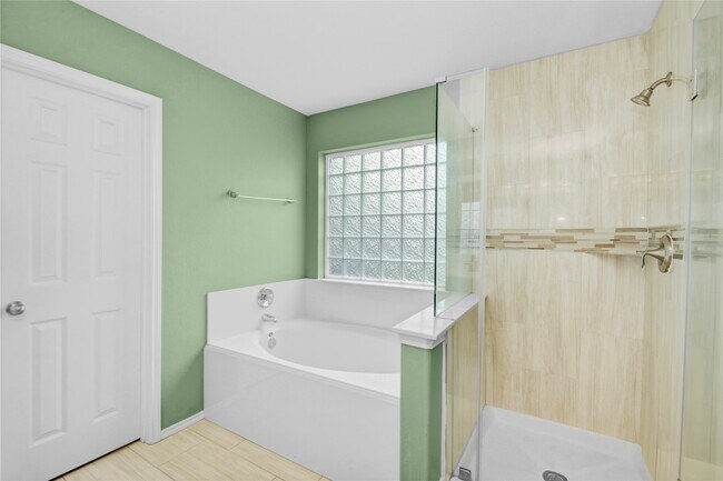 Building Photo - 1403 Lochstone Dr