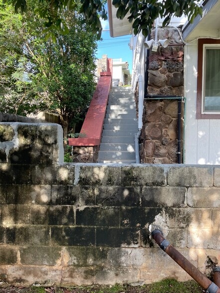 Building Photo - 2739 Hillside Ave