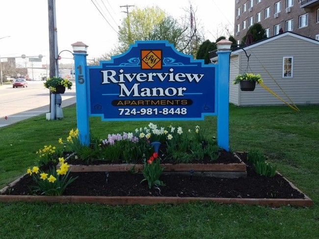 Primary Photo - Riverview Manor