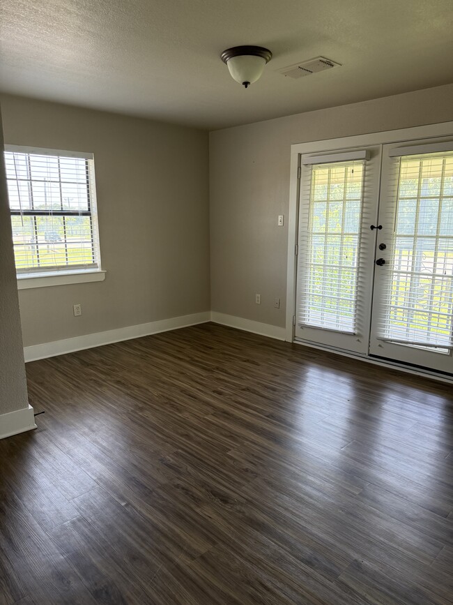 Building Photo - 521 FM 407