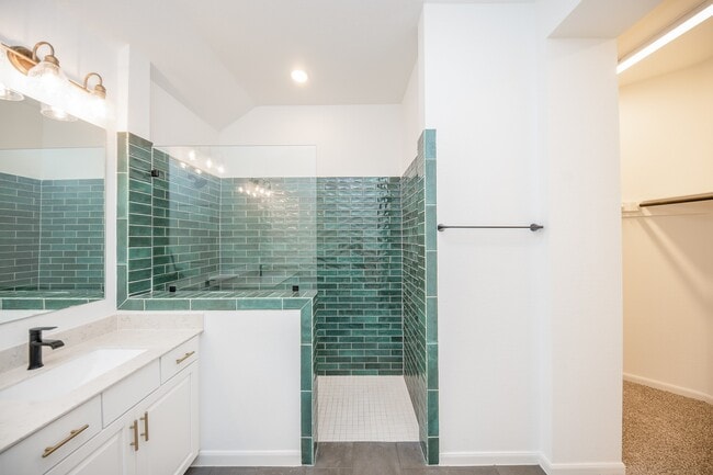 Building Photo - 42514 Summer Crst Rd