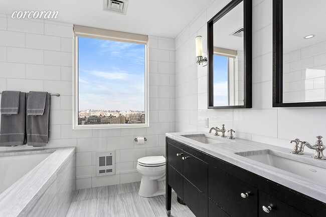 Building Photo - 2628 Broadway