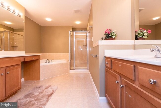 Building Photo - 1206 Maple Grove Ln